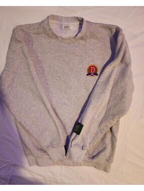 Danzy Womens Grey Midweight Sweatshirt. In Excellent Condition Size Small